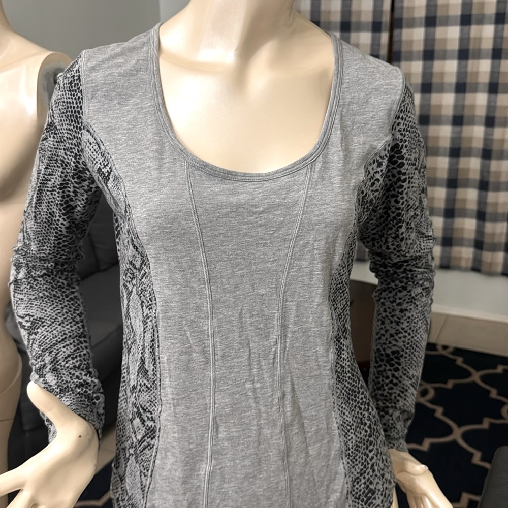 LULULEMON “Between the Lines” Desert Snake Deep Coal Black Long Sleeve